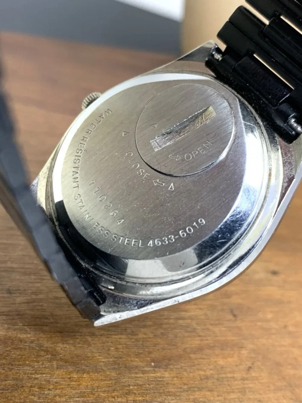 Seiko SQ 4004 Men's Watch 4633-6019 Vintage 1977 Quartz Black Dial Day Date 37mm